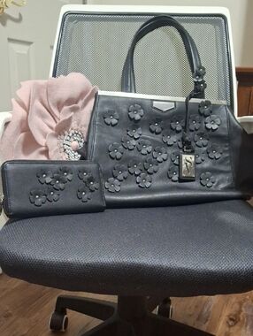 Simply Vera Vera Wang Black Floral Appliqué Tote with Matching Wallet